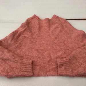 Aritzia Wilfred Free Pink Cropped Sweater